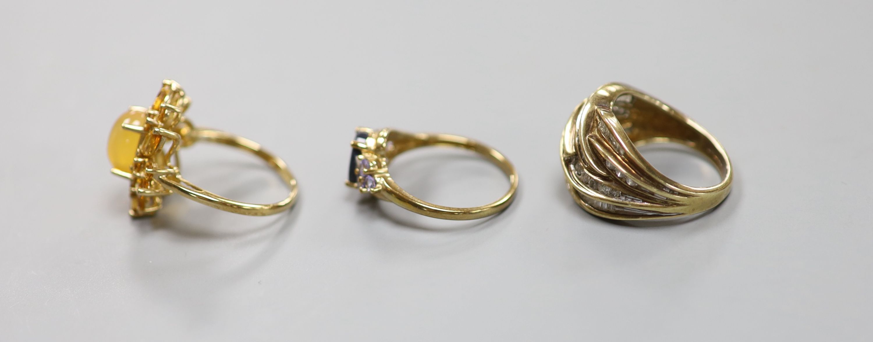 Three 9ct gold rings